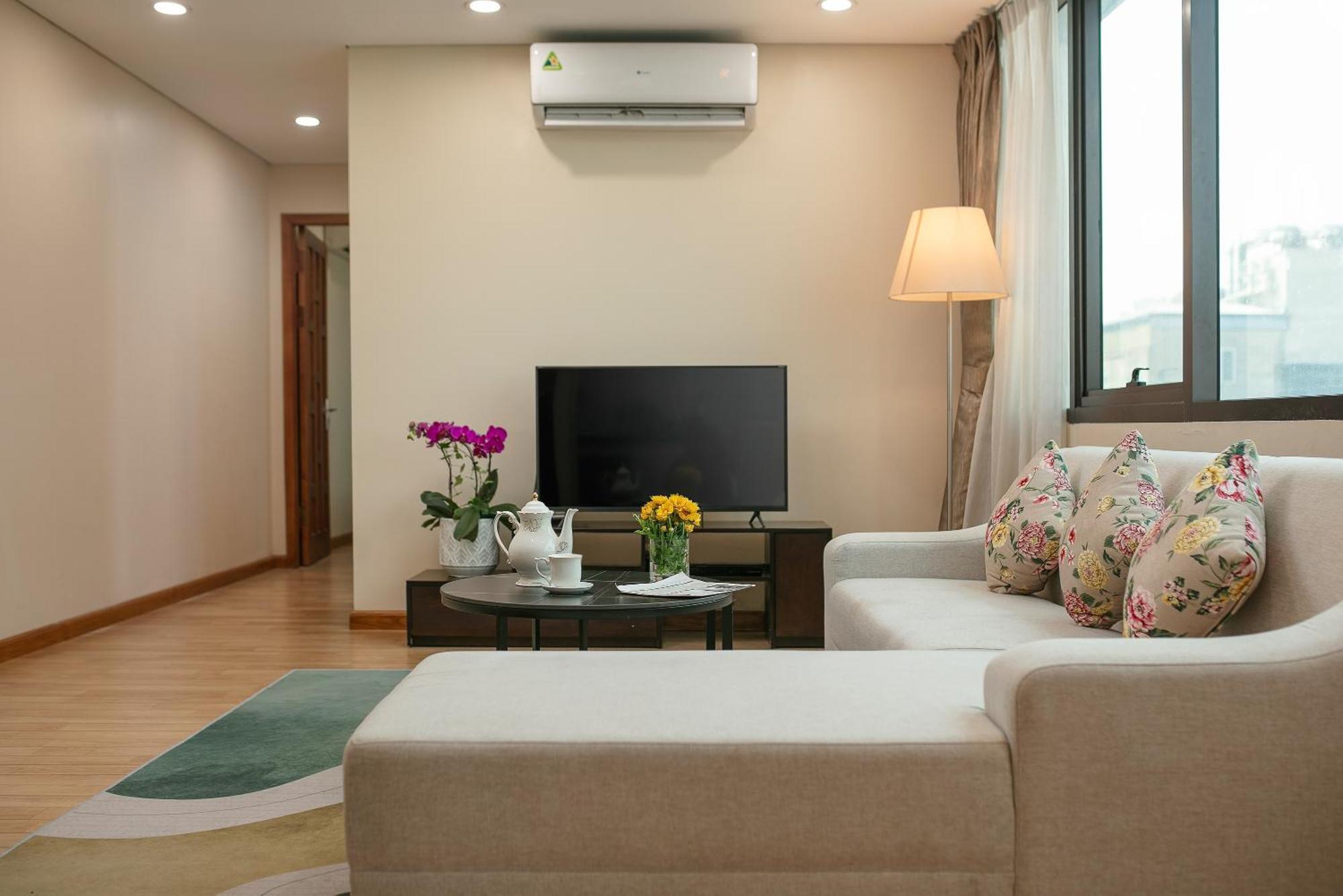 Hb Serviced Apartment - 121B Quan Hoa Ханой Екстер'єр фото