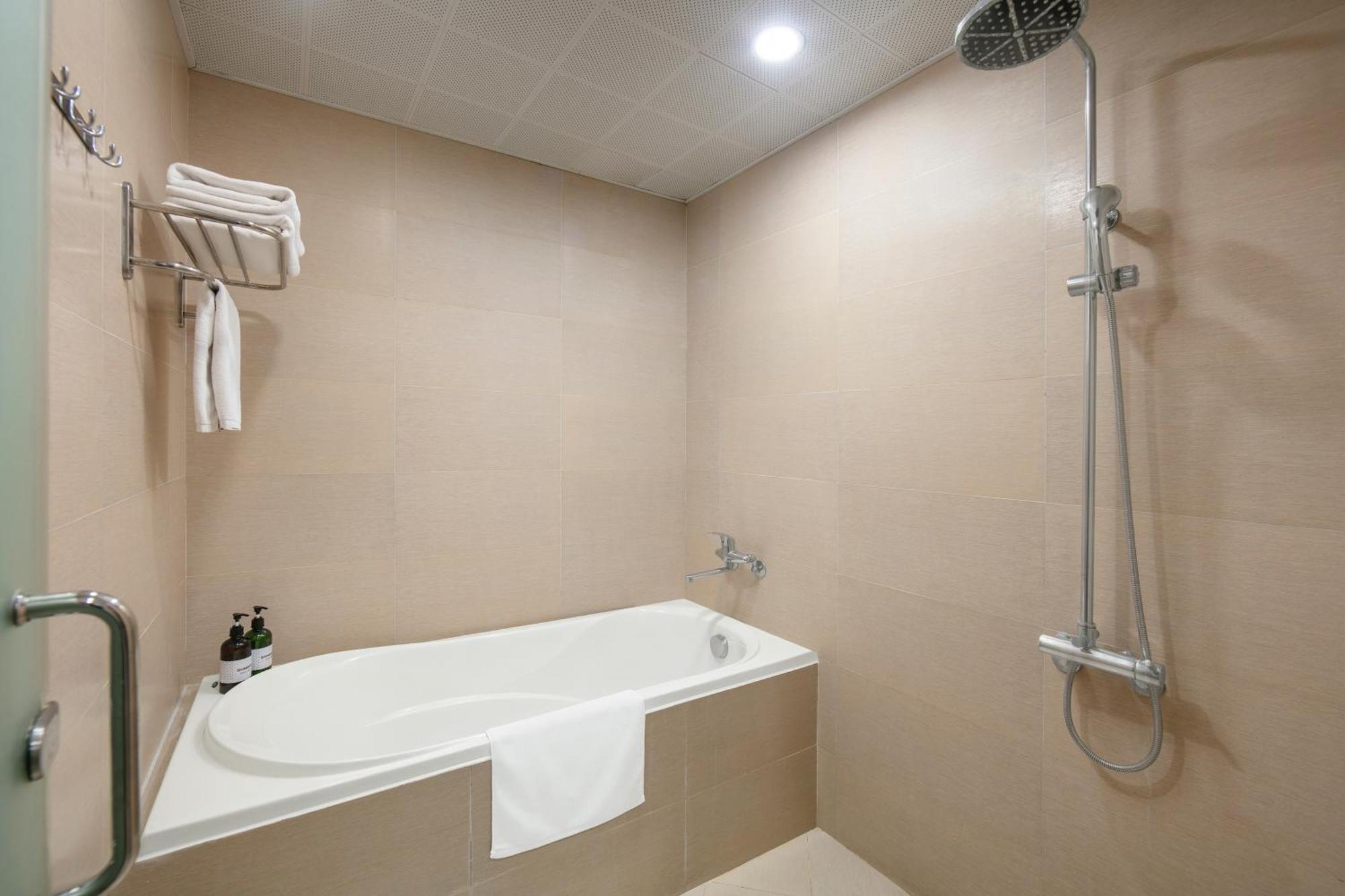 Hb Serviced Apartment - 121B Quan Hoa Ханой Екстер'єр фото